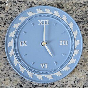 VERY RARE VINTAGE WEDGWOOD ENGLAND JASPERWARE BLUE WHITE ROUND WALL OFFICE CLOCK
